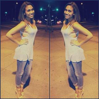 Paige Hurd feet photo thumbnail