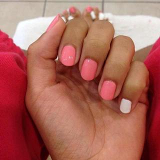 Paige Hurd feet photo thumbnail