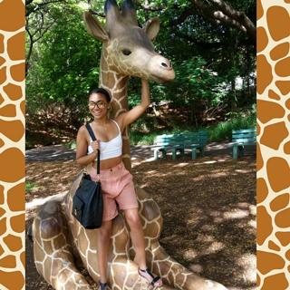 Paige Hurd feet photo thumbnail