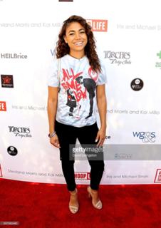 Paige Hurd feet photo thumbnail