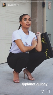 Paige Hurd feet photo thumbnail