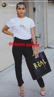 Paige Hurd feet photo thumbnail