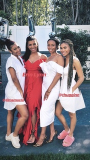 Paige Hurd feet photo thumbnail