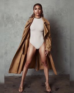 Paige Hurd feet photo thumbnail