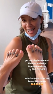Paige Hurd feet photo thumbnail