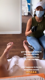 Paige Hurd feet photo thumbnail