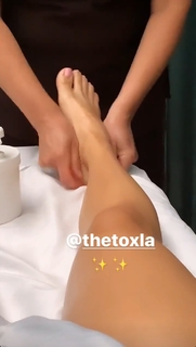 Paige Hurd feet photo thumbnail