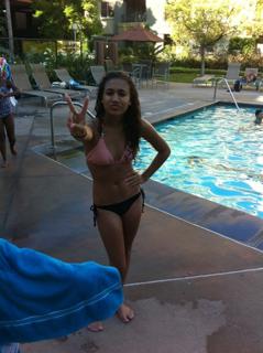 Paige Hurd feet photo thumbnail