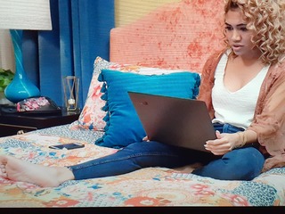 Paige Hurd feet photo thumbnail