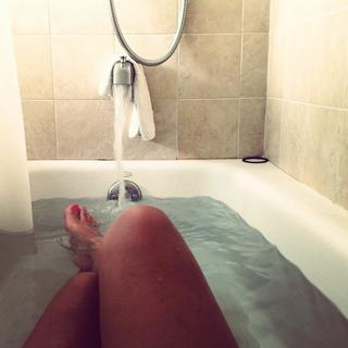 Paige Hurd feet photo thumbnail