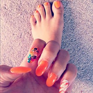 Paige Hurd feet photo thumbnail
