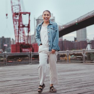 Paige Hurd feet photo thumbnail
