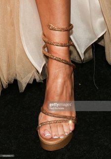 Paige Hurd feet photo thumbnail