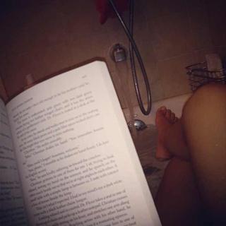 Paige Hurd feet photo thumbnail