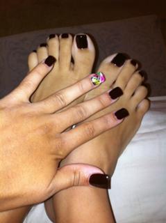 Paige Hurd feet photo thumbnail
