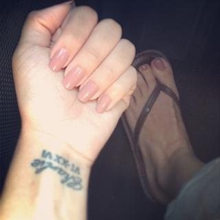 Paige Hurd feet photo thumbnail