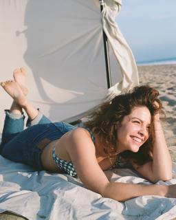 Paige Spara feet photo thumbnail