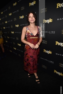 Paige Spara feet photo thumbnail