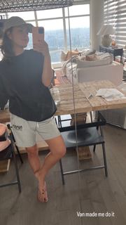 Paige Spara feet photo thumbnail