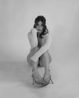 Paige Spara feet photo thumbnail