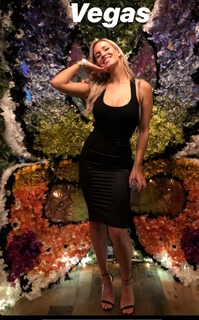 Paige Spiranac feet photo thumbnail