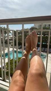 Paige Spiranac feet photo thumbnail