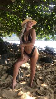 Paige Spiranac feet photo thumbnail