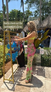 Paige Spiranac feet photo thumbnail