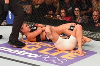 Paige VanZant feet photo thumbnail