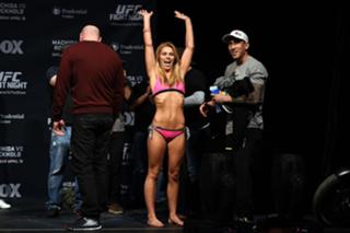 Paige VanZant feet photo thumbnail