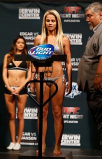 Paige VanZant feet photo thumbnail