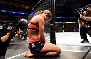 Paige VanZant feet photo thumbnail