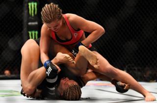Paige VanZant feet photo thumbnail