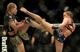 Paige VanZant feet photo thumbnail