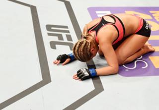 Paige VanZant feet photo thumbnail