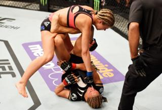 Paige VanZant feet photo thumbnail
