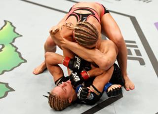 Paige VanZant feet photo thumbnail