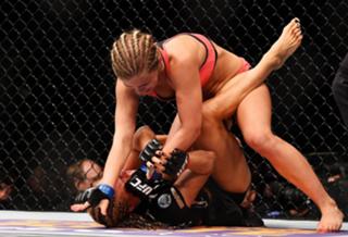 Paige VanZant feet photo thumbnail