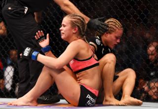 Paige VanZant feet photo thumbnail