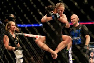 Paige VanZant feet photo thumbnail