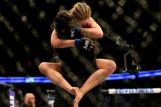 Paige VanZant feet photo thumbnail
