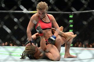 Paige VanZant feet photo thumbnail