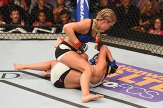 Paige VanZant feet photo thumbnail
