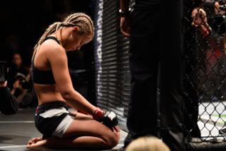 Paige VanZant feet photo thumbnail