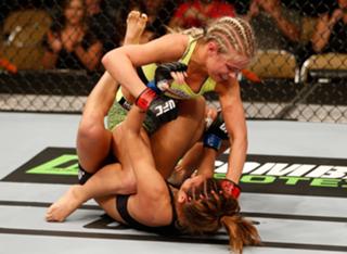 Paige VanZant feet photo thumbnail