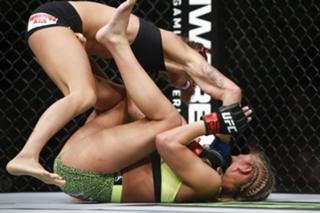 Paige VanZant feet photo thumbnail