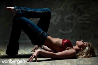 Paige VanZant feet photo thumbnail