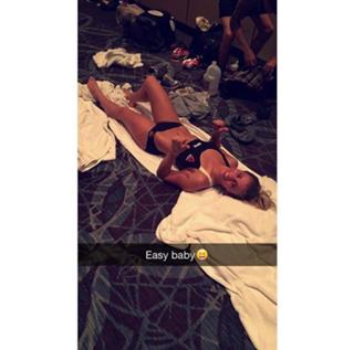 Paige VanZant feet photo thumbnail