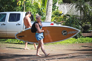 Paige VanZant feet photo thumbnail