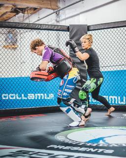 Paige VanZant feet photo thumbnail